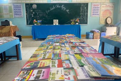 “Phục vụ sách lưu động” đưa sách đến với học sinh Trường THCS Phổ Quang